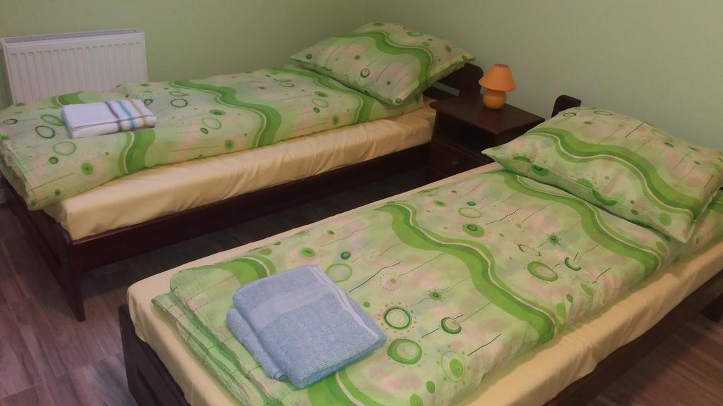 Noclegi Avoca Pyrzowice Bagian luar foto
