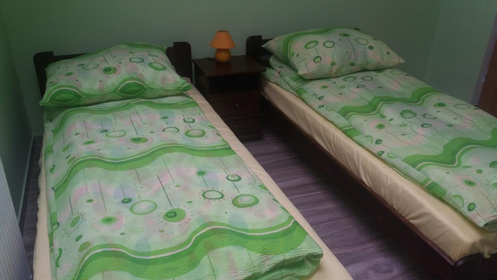 Noclegi Avoca Pyrzowice Bagian luar foto